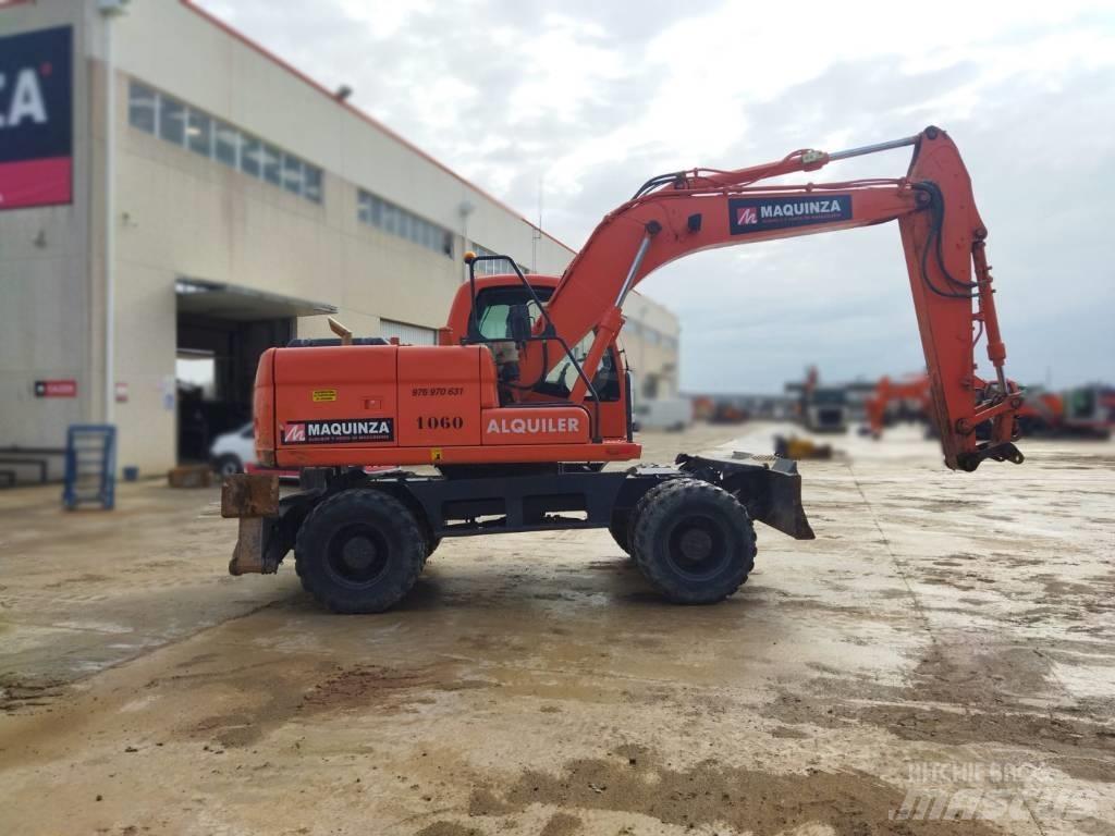Doosan DX 140 W Escavatori gommati
