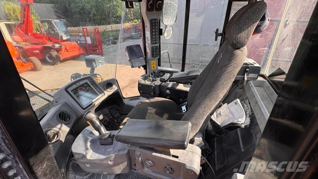 CAT 972 K Pale gommate