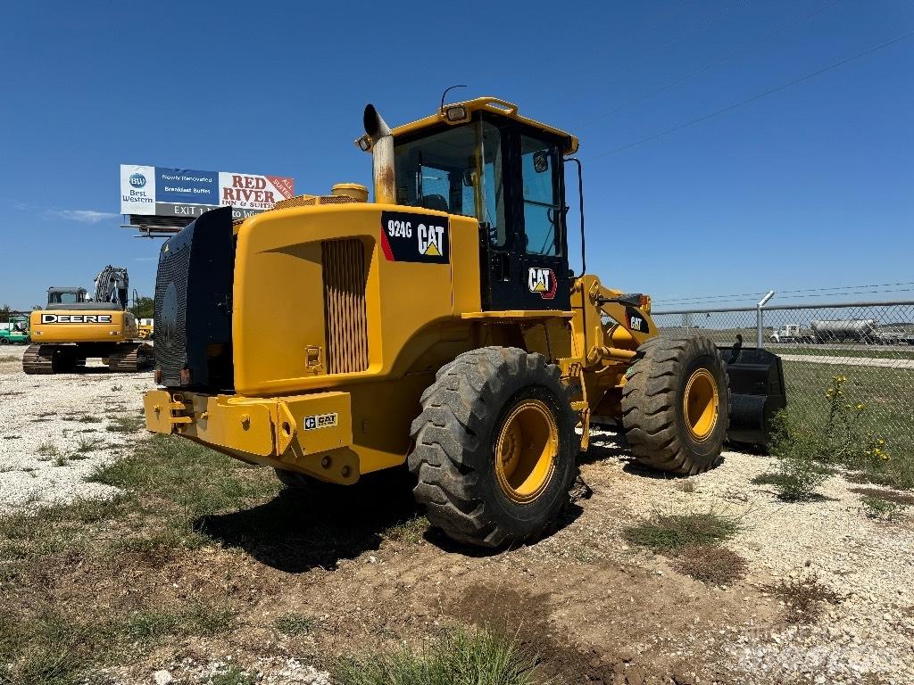 CAT 924 G Pale gommate