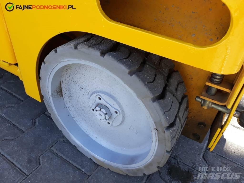 Haulotte Compact 10 Piattaforme a pantografo