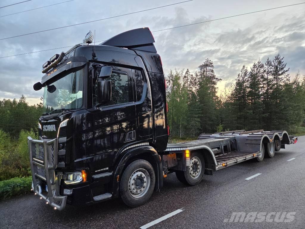 Scania R 450 Camion per il trasporto di macchine forestali