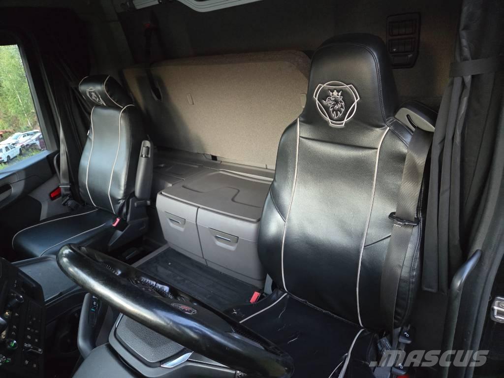 Scania R 450 Camion per il trasporto di macchine forestali