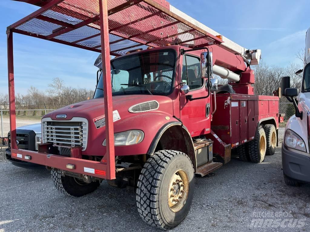 Freightliner M2-106 Piattaforme autocarrate