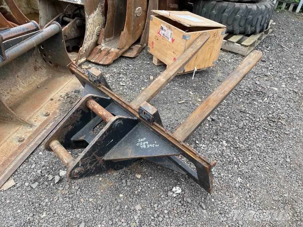 Takeuchi TB 295 W Escavatori gommati