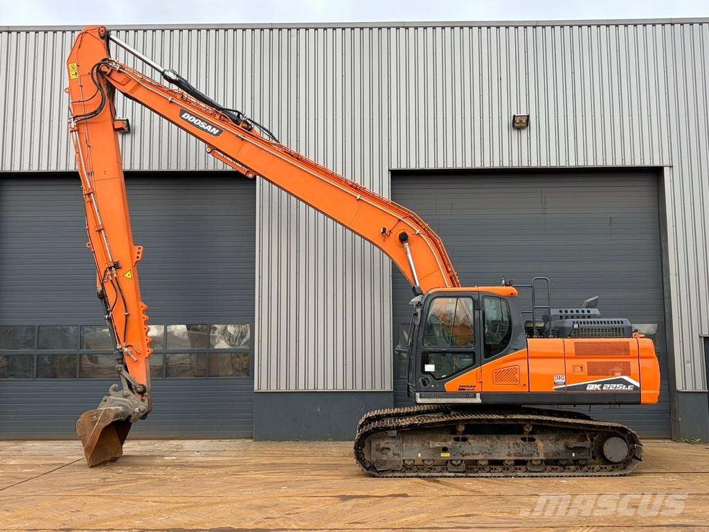 Doosan DX225LC-7 Escavatori cingolati