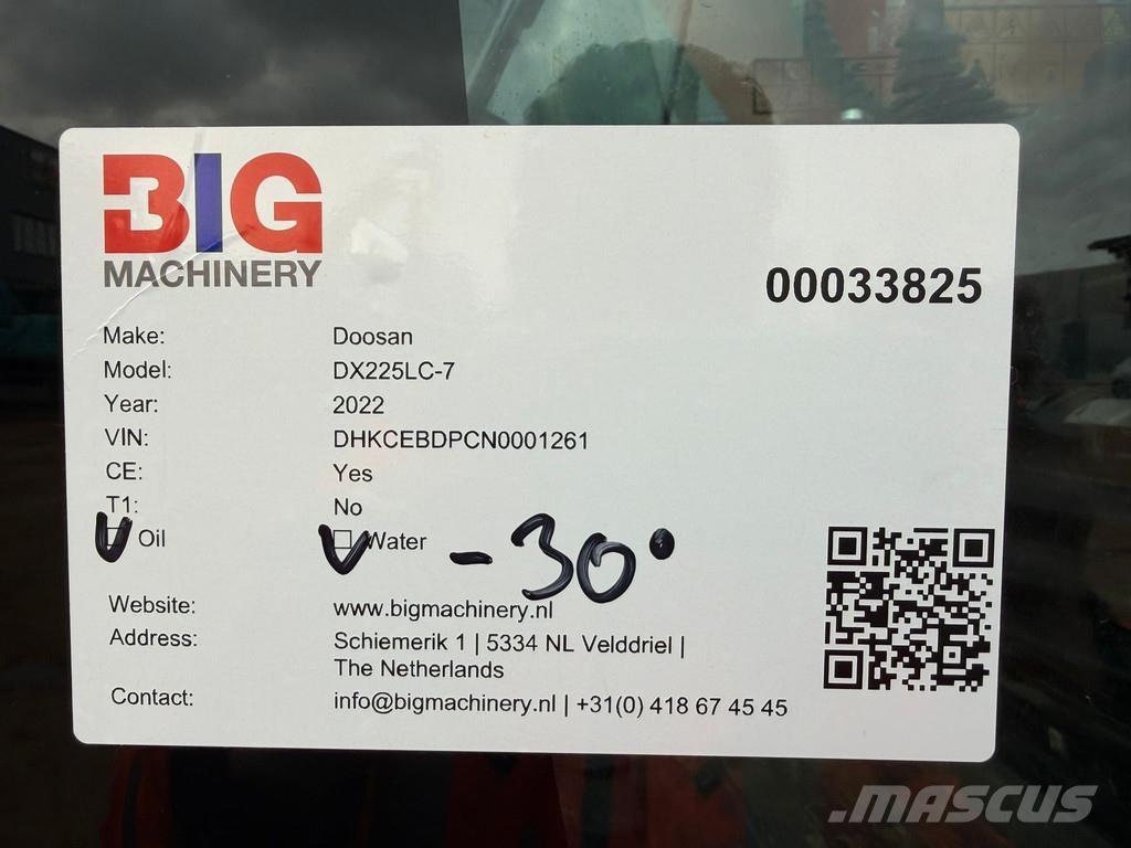 Doosan DX225LC-7 Escavatori cingolati
