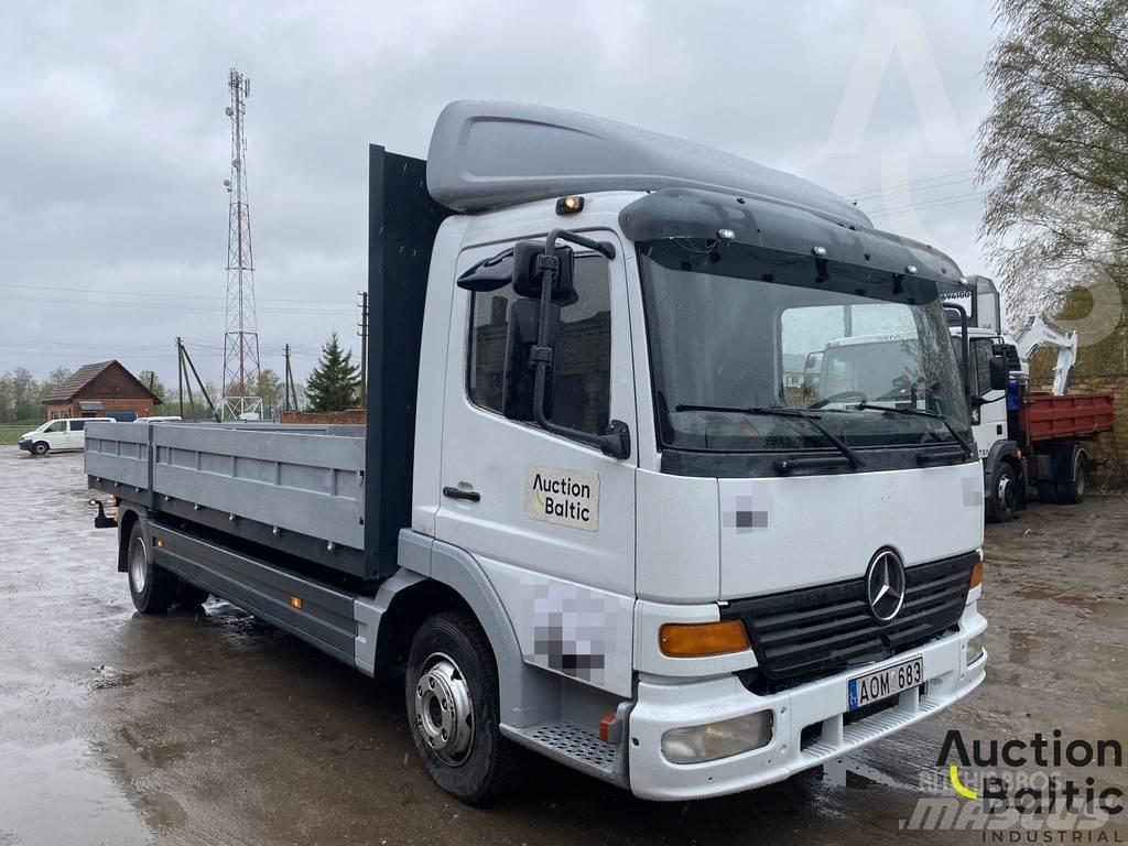Mercedes-Benz 815 Camion con sponde ribaltabili