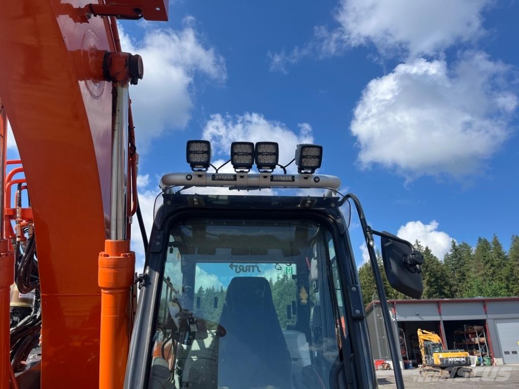 Hitachi ZX 135 US-6 Escavatori cingolati