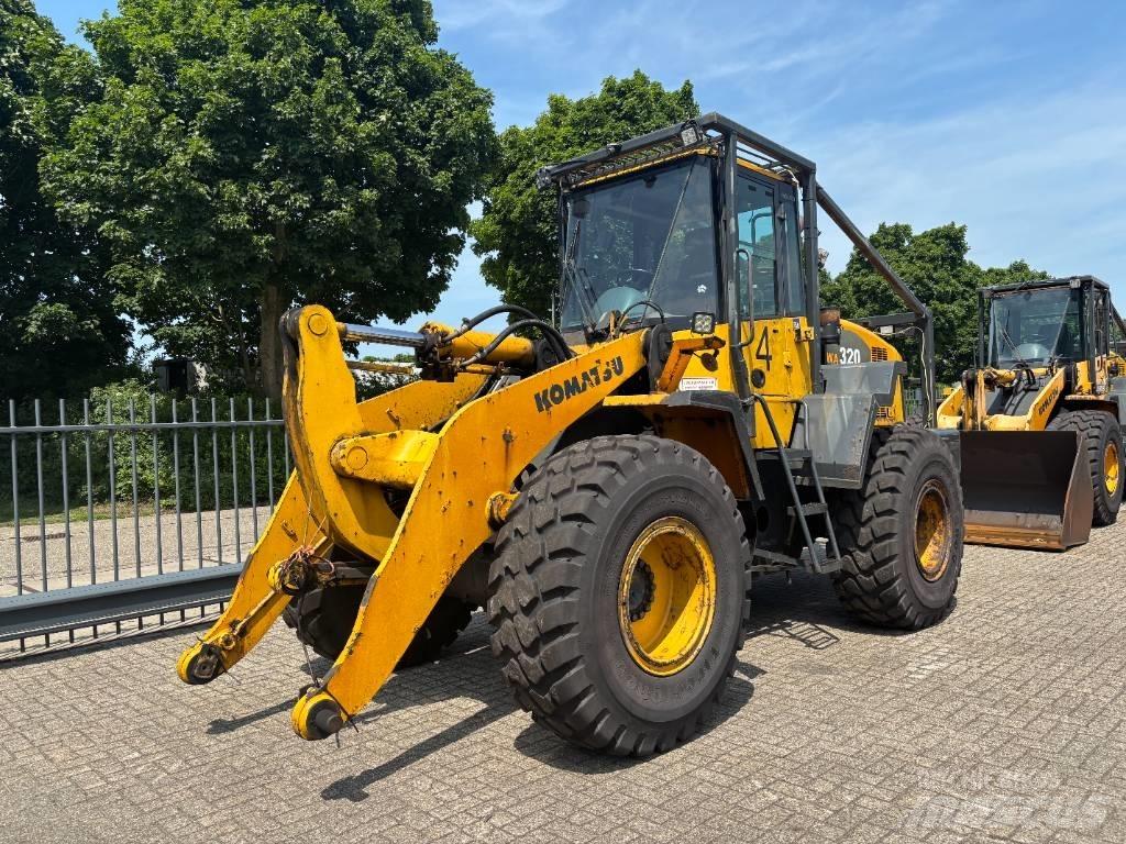 Komatsu WA 320-5 Pale gommate