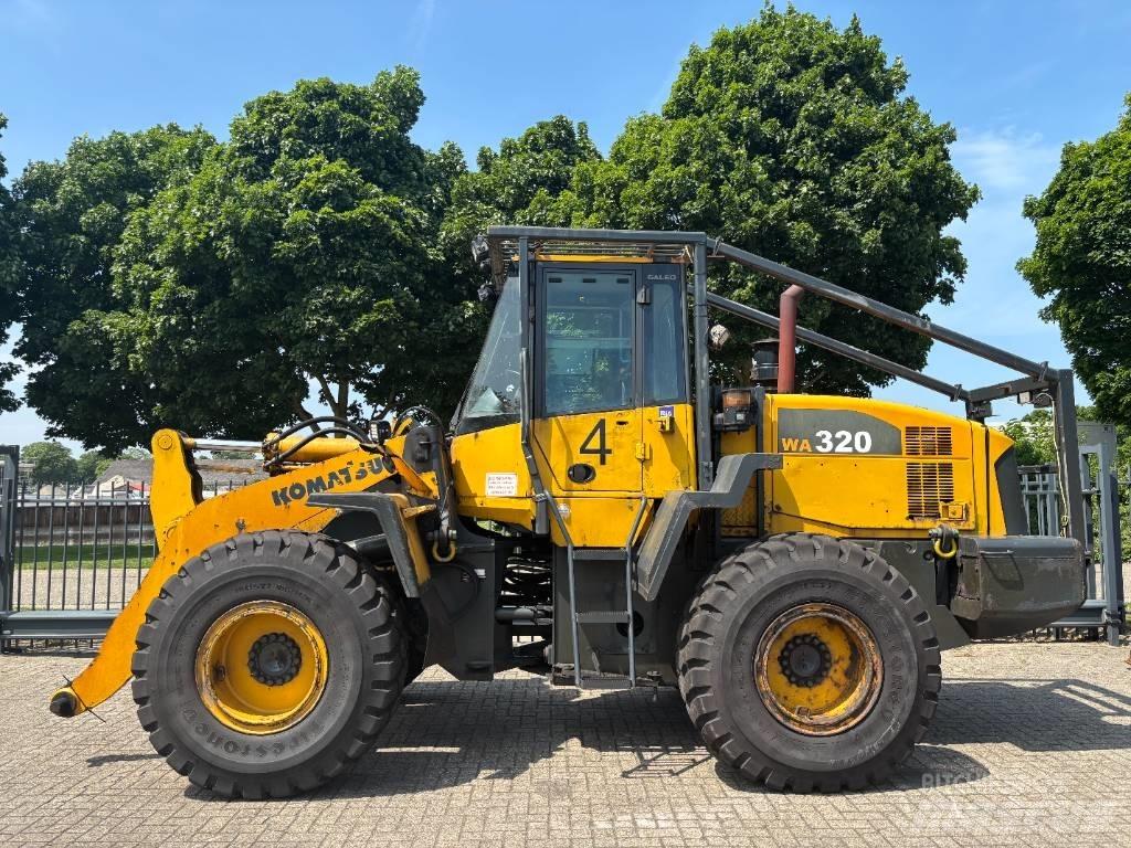 Komatsu WA 320-5 Pale gommate