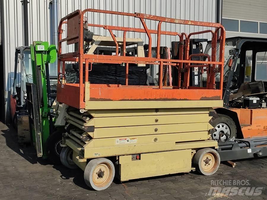 JLG 2646 E 2 Piattaforme a pantografo