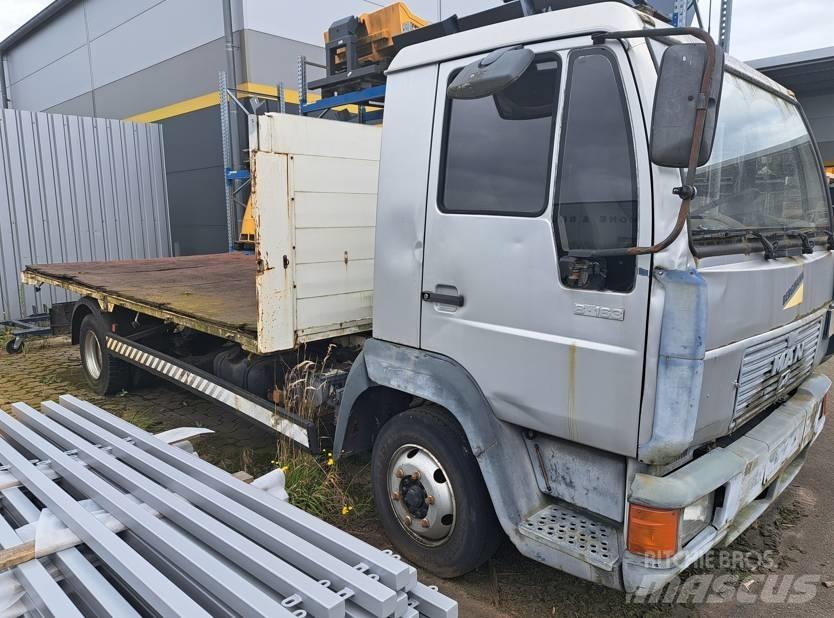 MAN 8.163 Camion con sponde ribaltabili