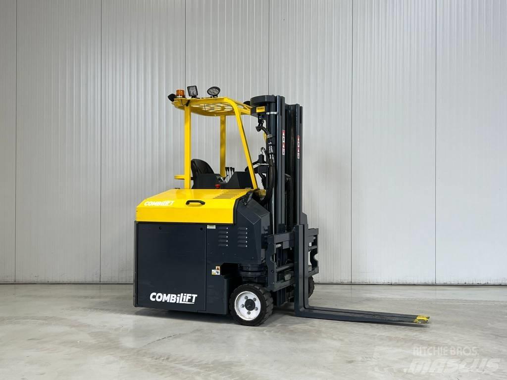 Combilift CBE3000 Carrello elevatore retrattile a 4 vie