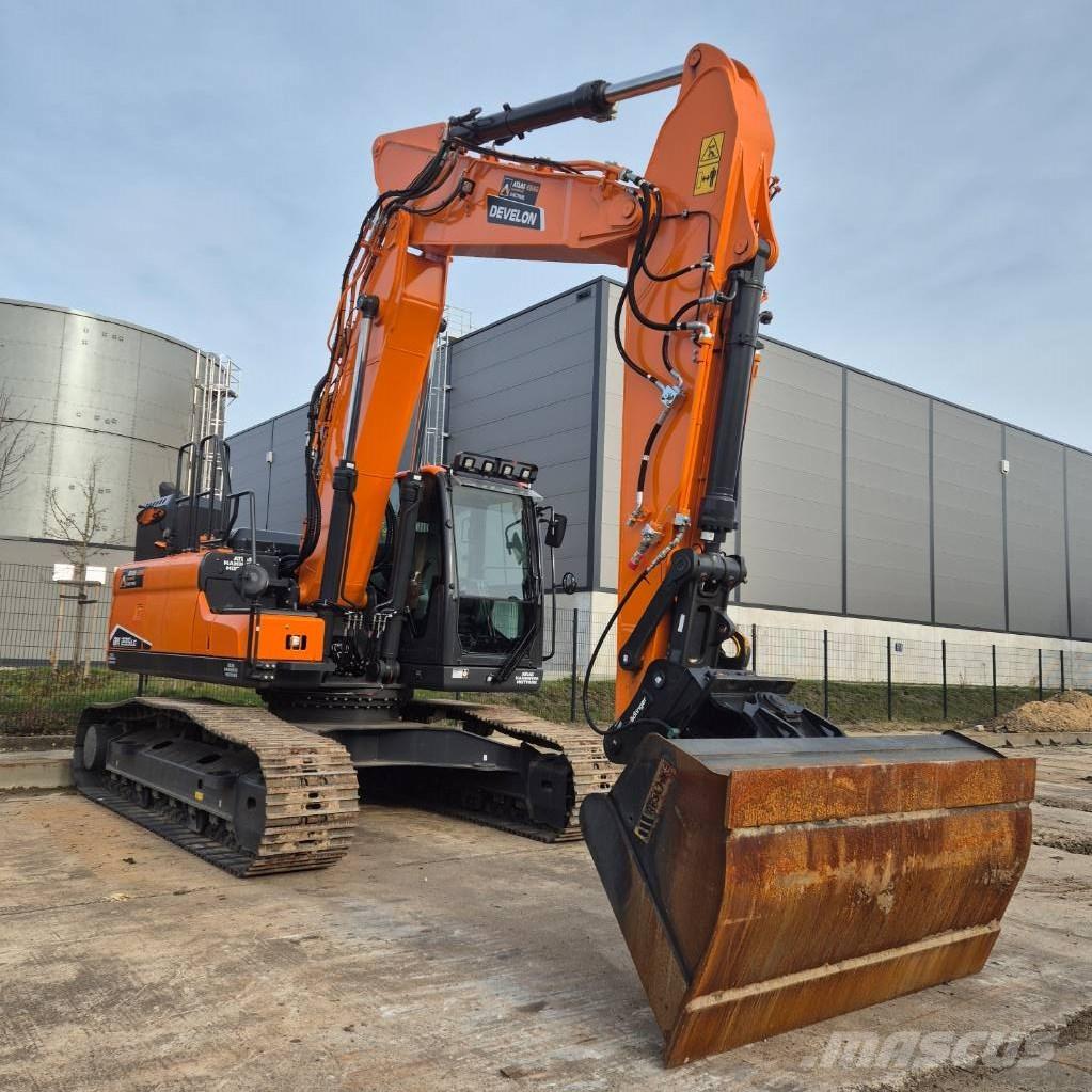 Doosan DX235LC-7 Escavatori cingolati