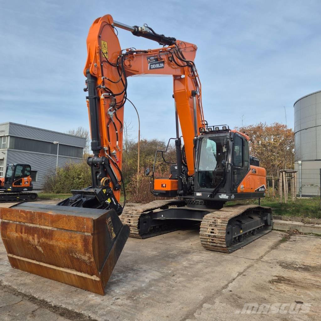 Doosan DX235LC-7 Escavatori cingolati