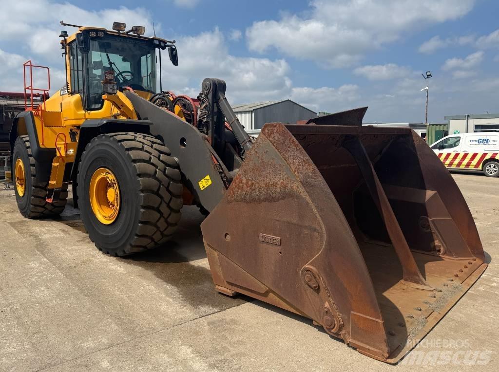 Volvo L 220 H Pale gommate