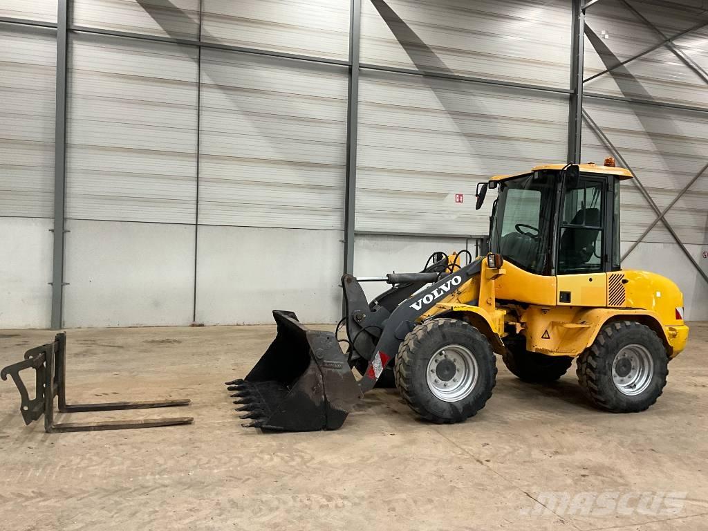 Volvo L 30 B - Z/X Pale gommate