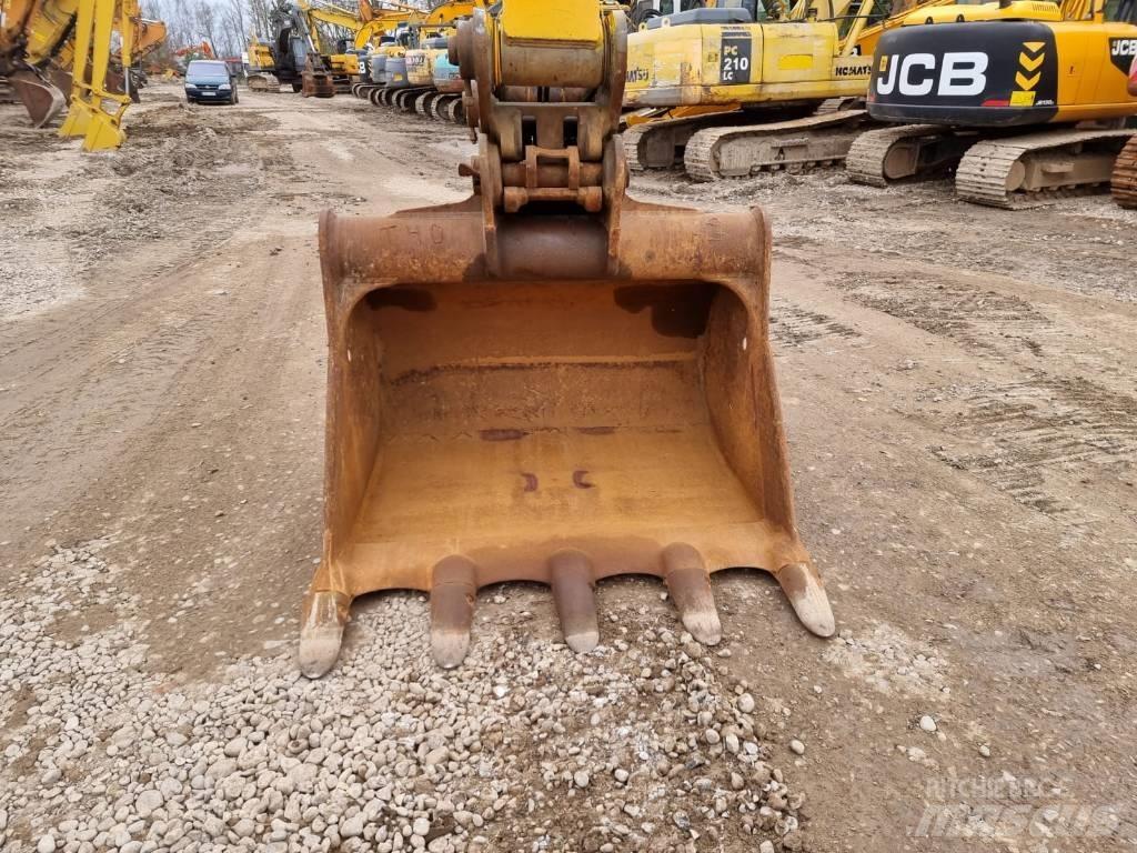 JCB JS 220 LC Escavatori cingolati