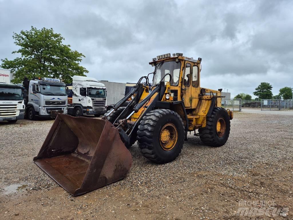Volvo BM 4300 Pale gommate