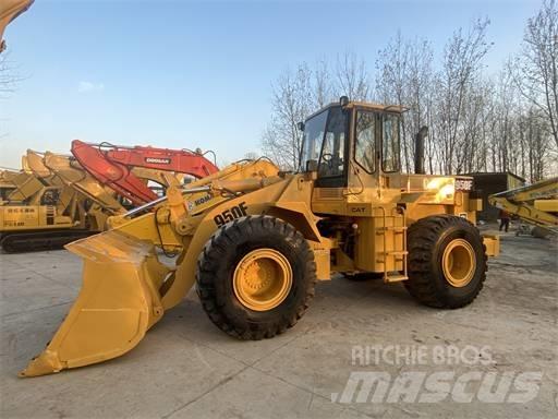 CAT 950F Pale gommate