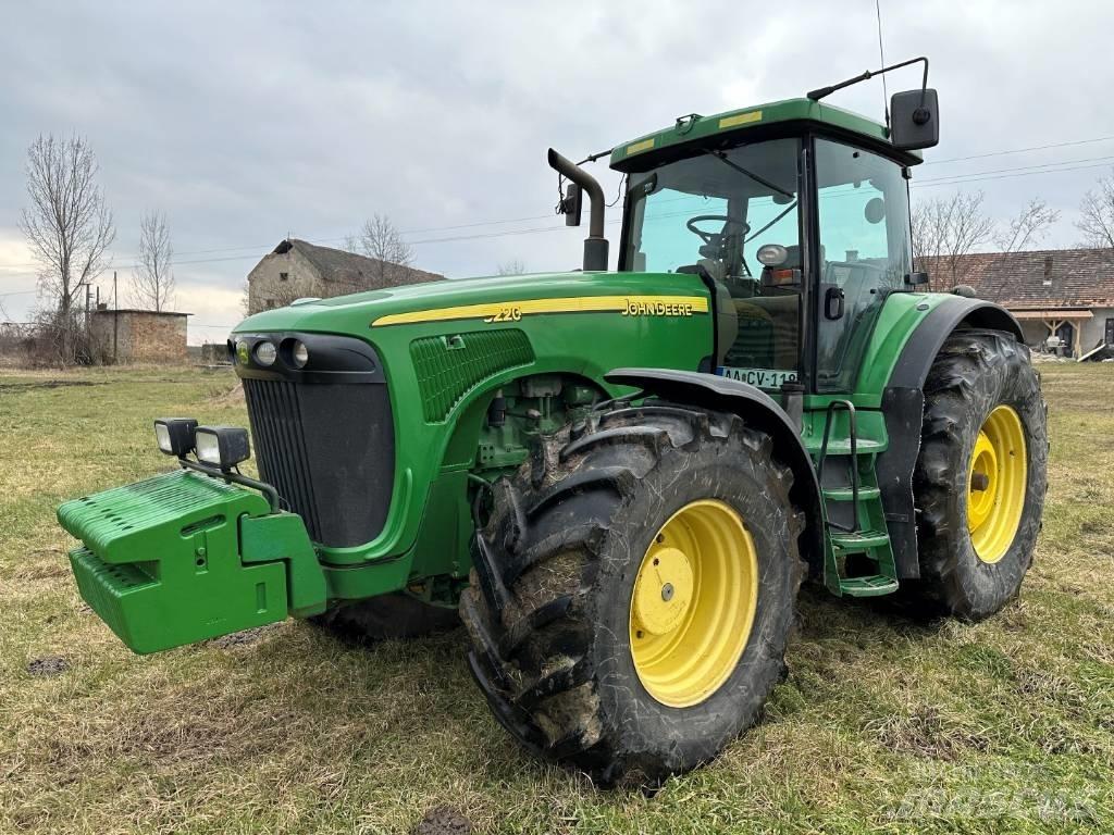John Deere 8220 Trattori