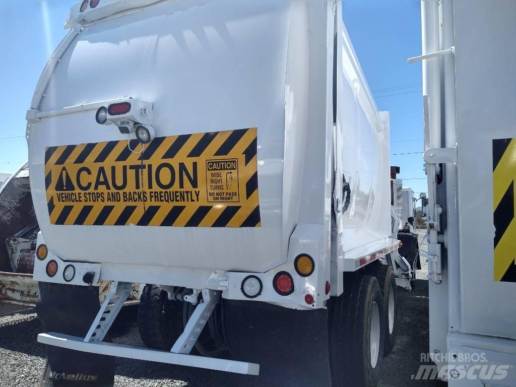 Mack LEU613 Camion dei rifiuti