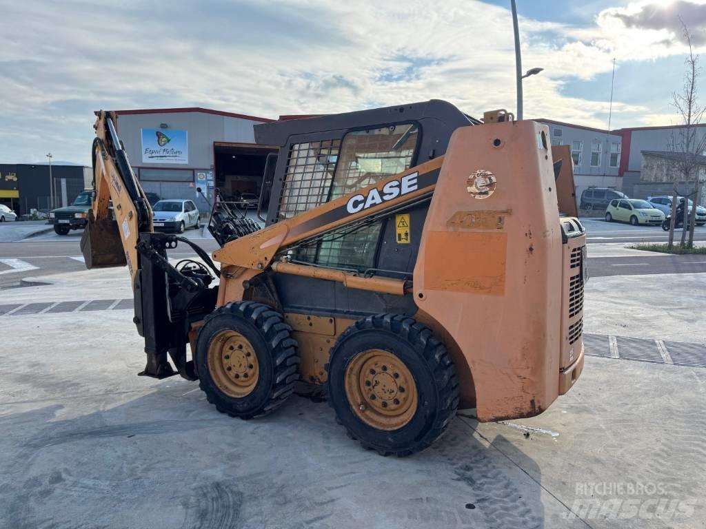 CASE 40 XT Mini Pale Gommate