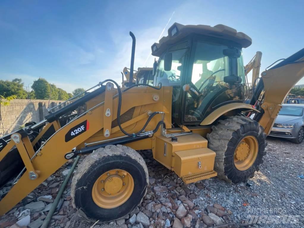CAT 420f Terne