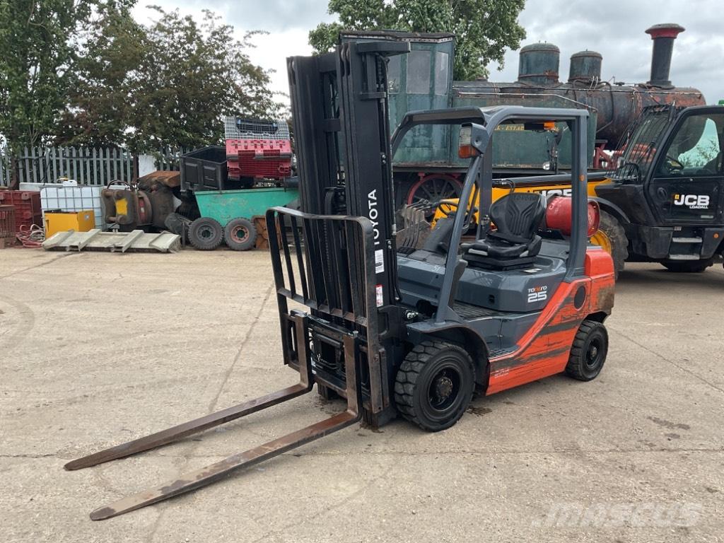Toyota 02-FGF25 Carrelli elevatori GPL