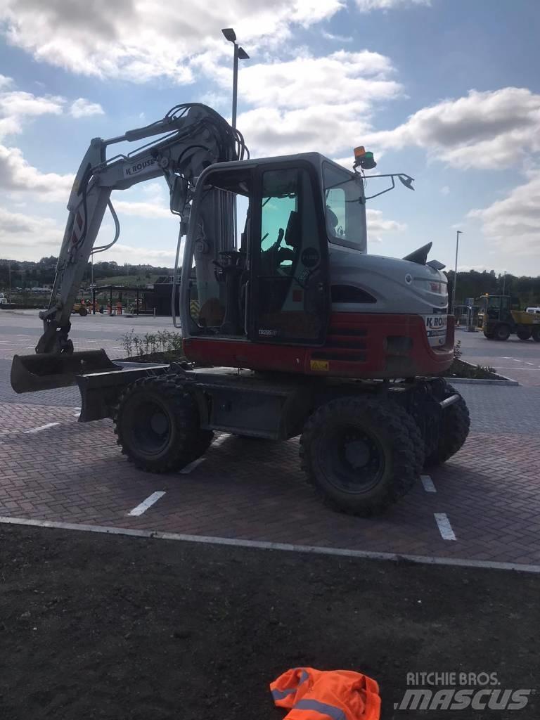 Takeuchi TB295W Escavatori gommati