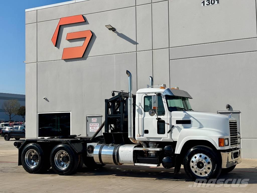 Mack CHU 613 Carroattrezzi