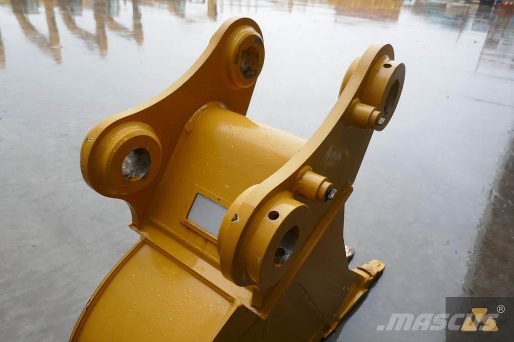 CAT 320 Bucket Benne