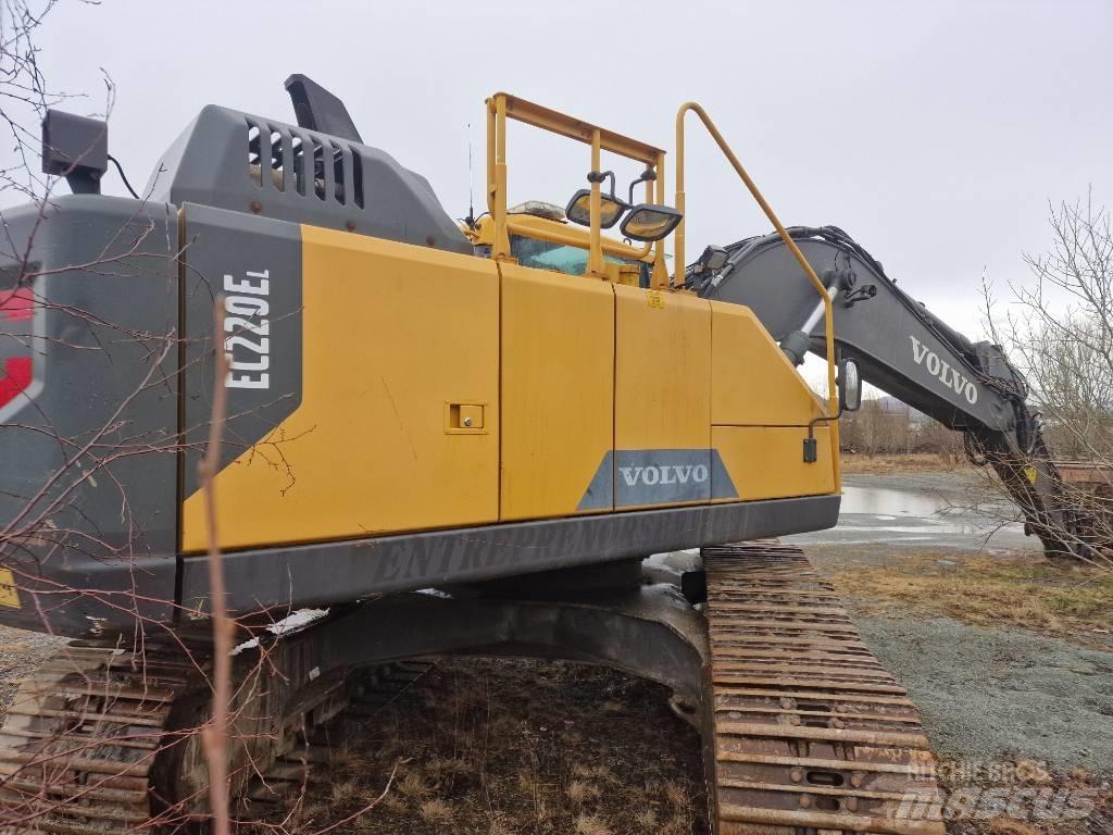Volvo 220E Escavatori cingolati
