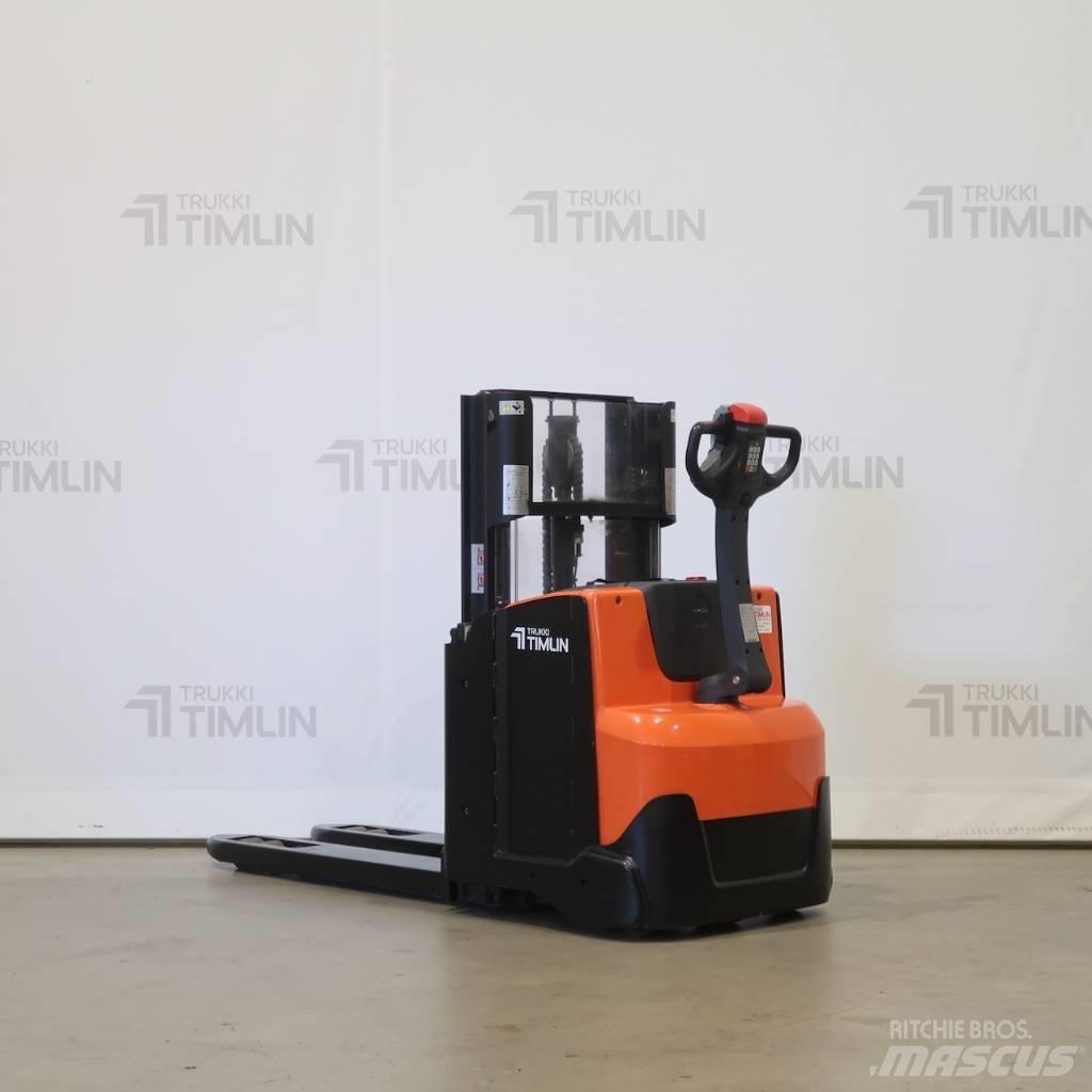 Toyota SWE200D Transpallet uomo a terra