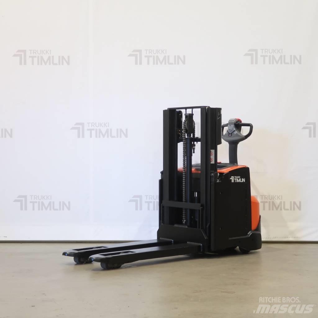 Toyota SWE200D Transpallet uomo a terra