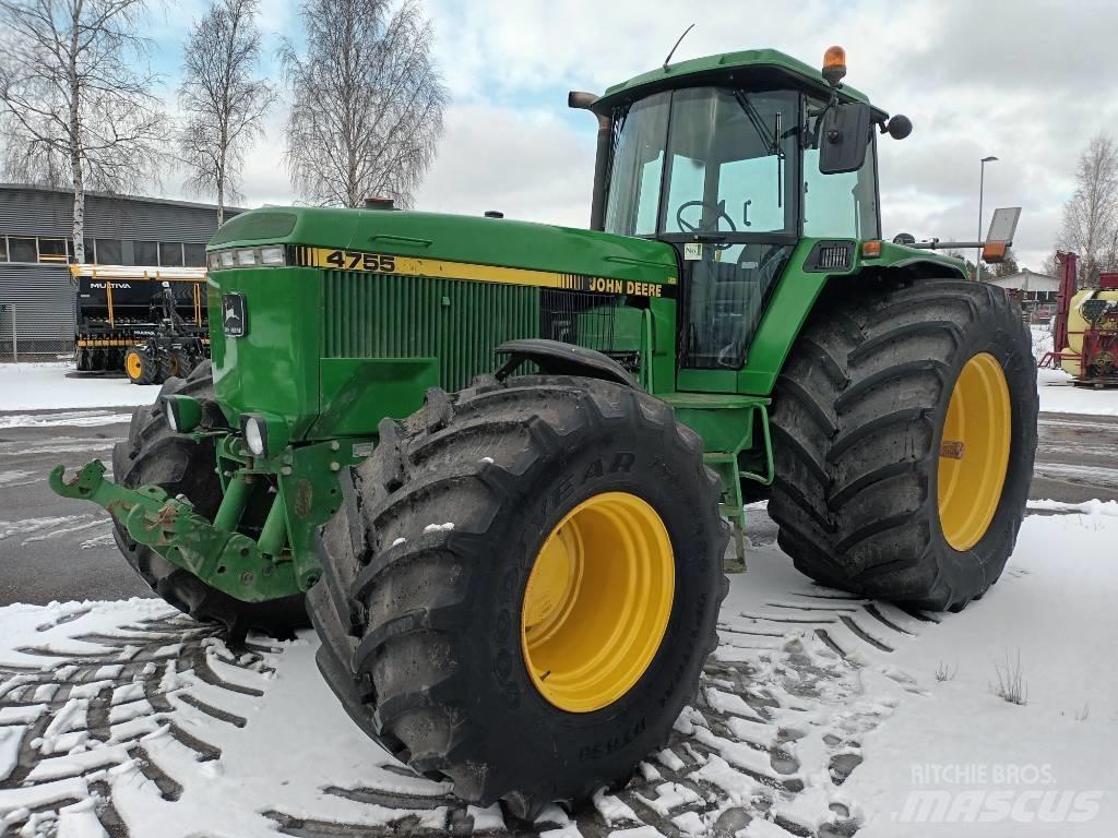John Deere 4755 Trattori
