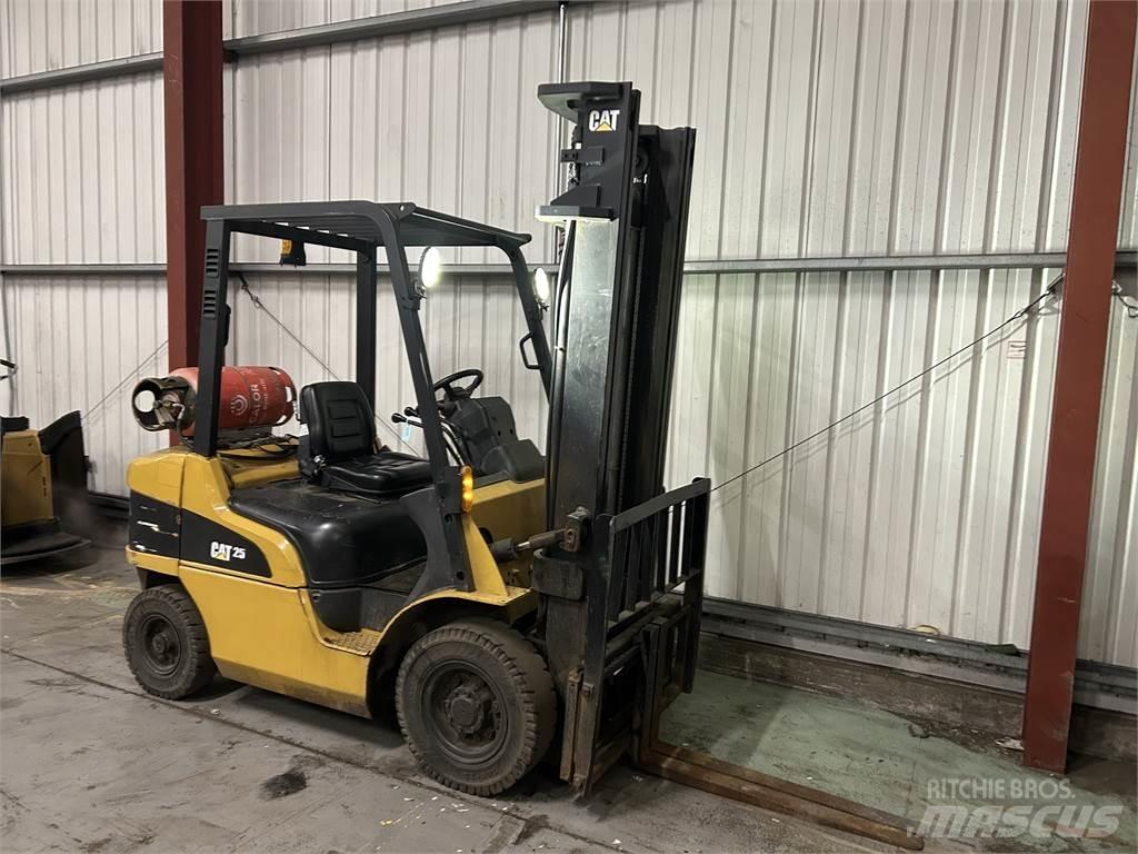 CAT GP25NT Carrelli elevatori GPL