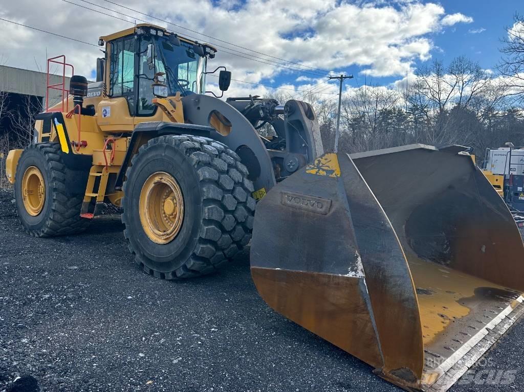 Volvo L 260 H Pale gommate