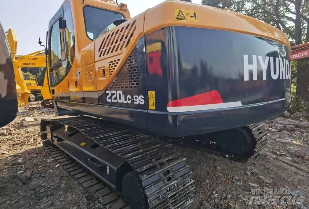 Hyundai R220LC-9S Escavatori gommati