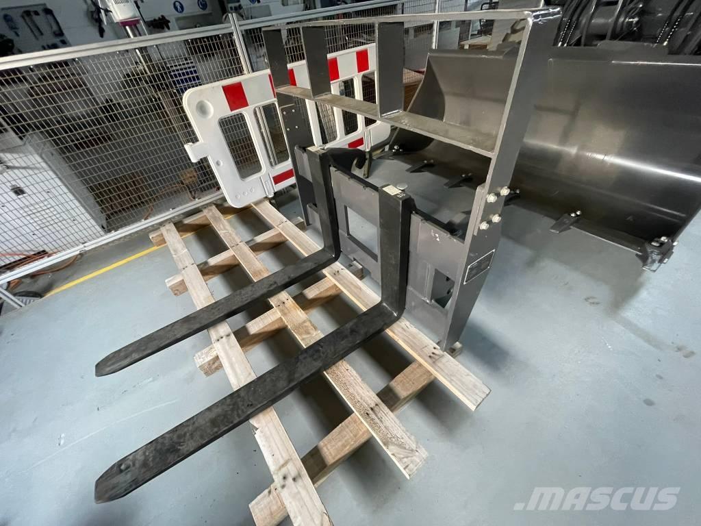 XCMG XC 918 EV Pale gommate
