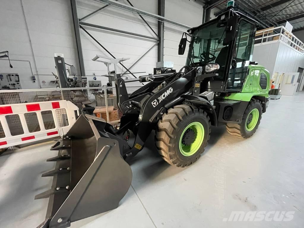 XCMG XC 918 EV Pale gommate