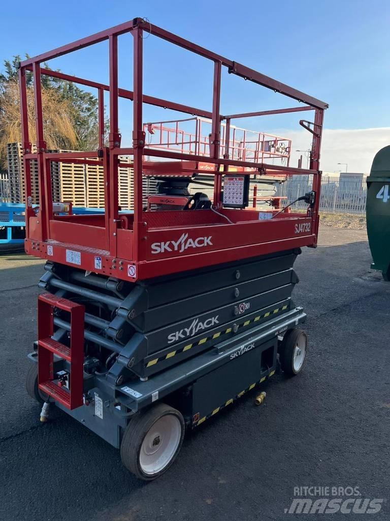SkyJack SJ 4732 Piattaforme a pantografo