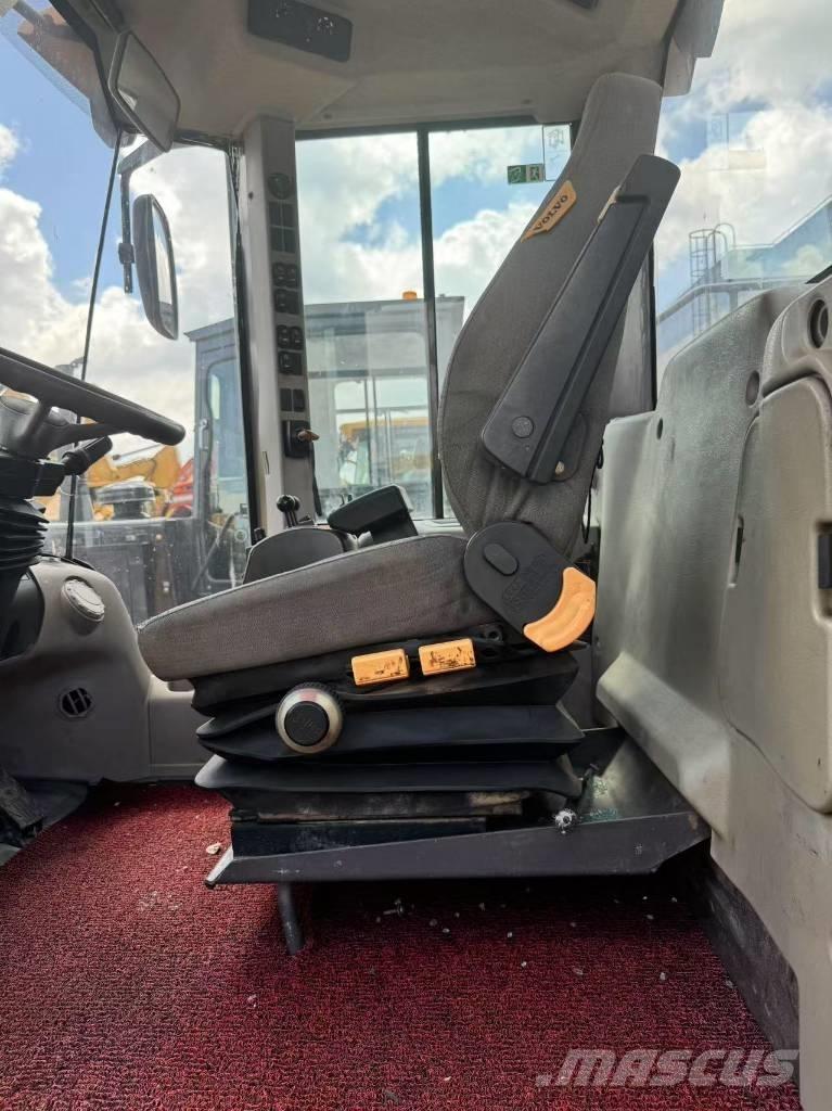Volvo L 105 Pale gommate