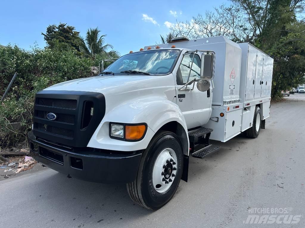 Ford F 750 XLT Cisterna
