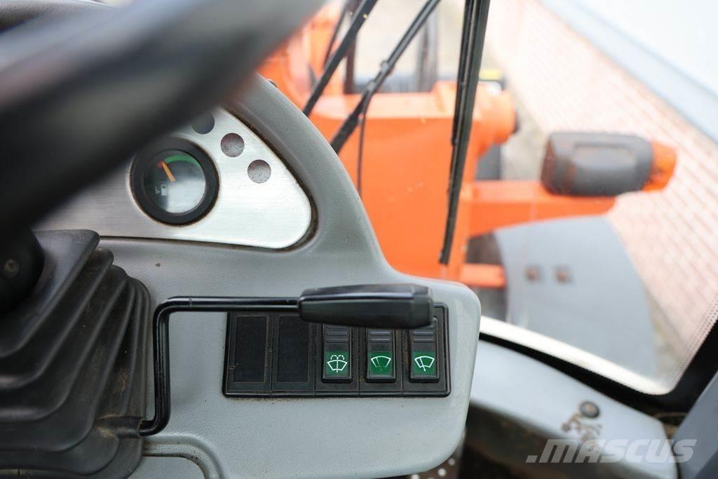 Terex TL120 Pale gommate