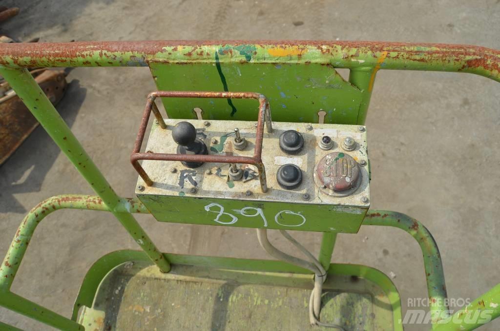 Aichi RV 041 Piattaforme a pantografo