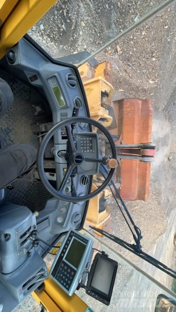 Volvo L 180 C Pale gommate