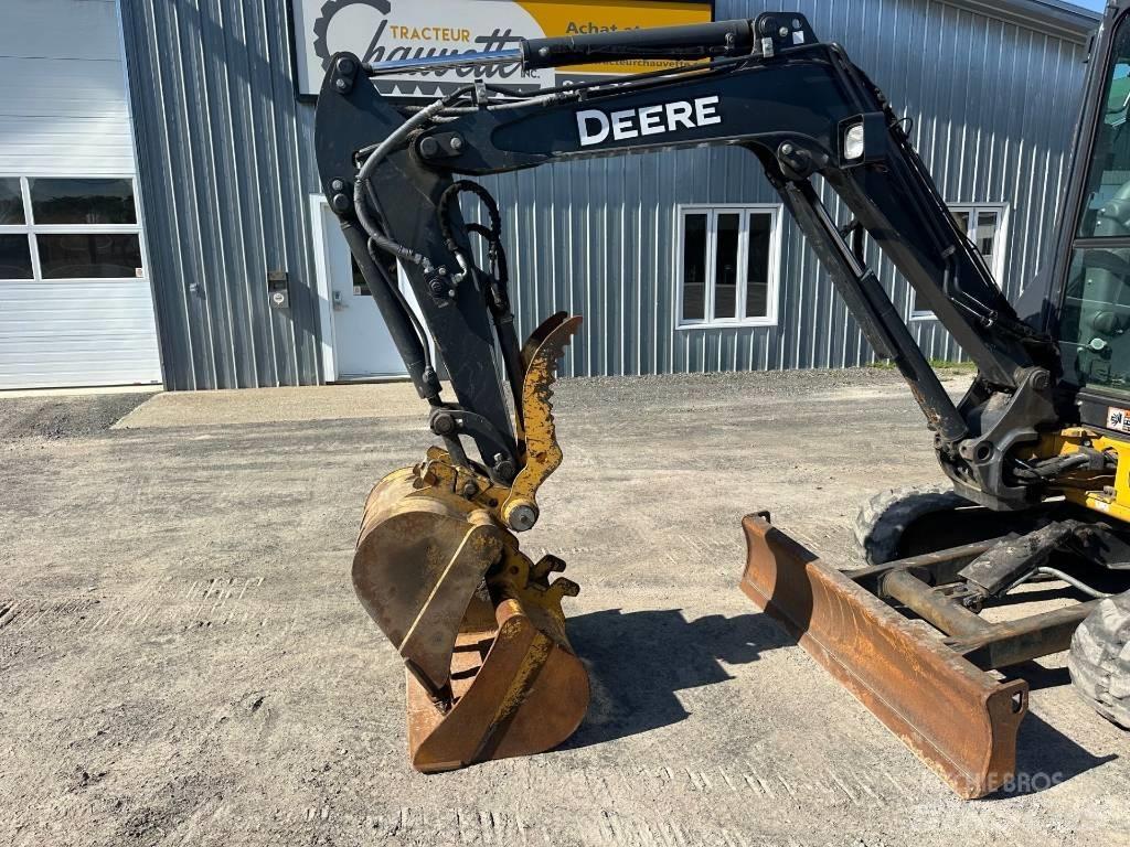 John Deere 30G Miniescavatori