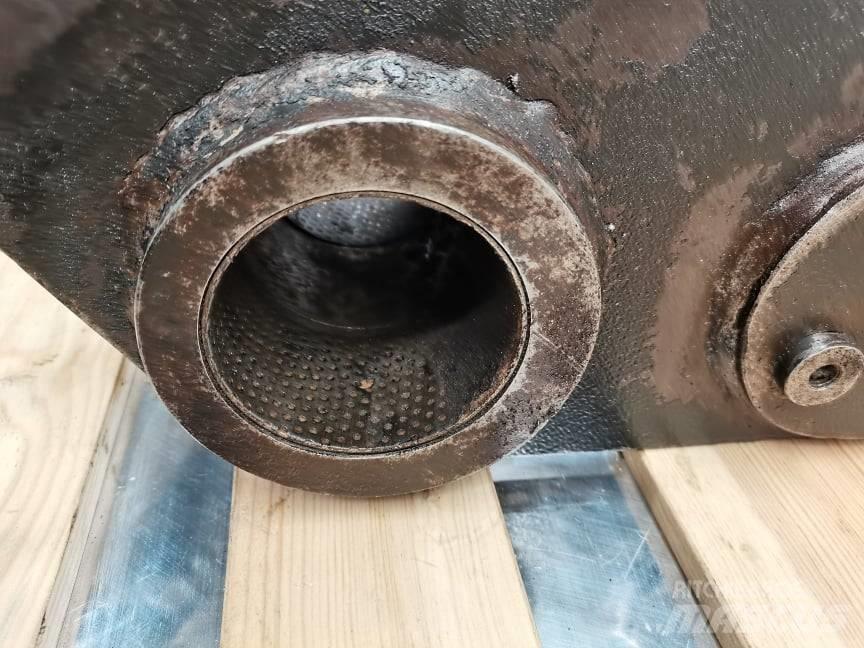CAT TH 336 {Kiwak} Bracci e avambracci