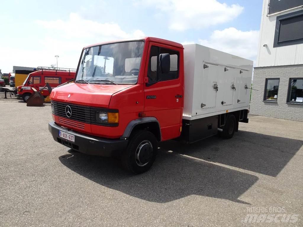 Mercedes-Benz 709D Camion a temperatura controllata